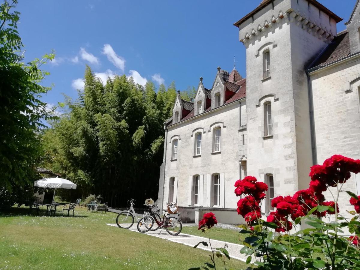 Chateau Des Salles Saint-Fort-sur-Gironde Exterior foto
